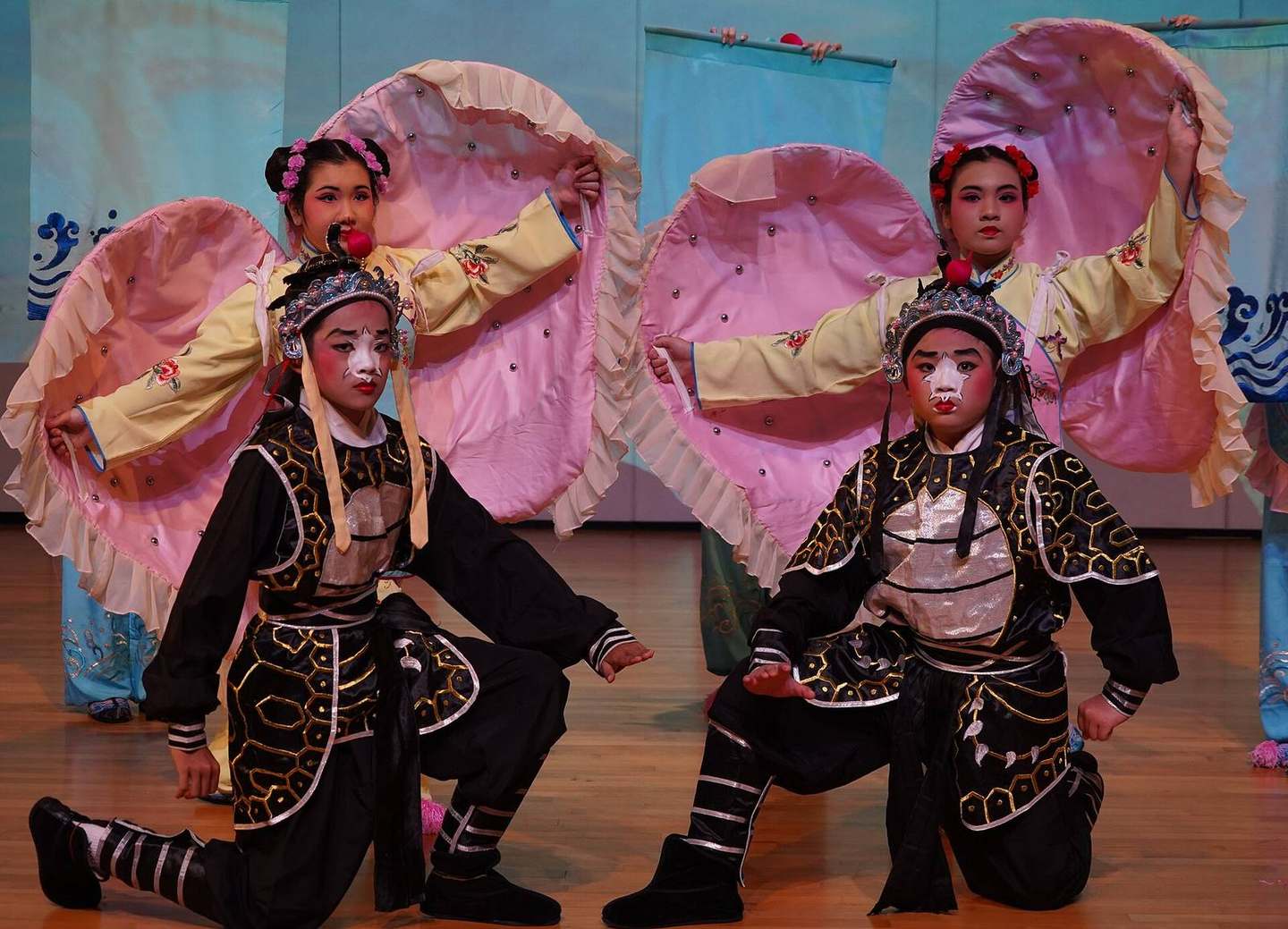 Nhân Vật